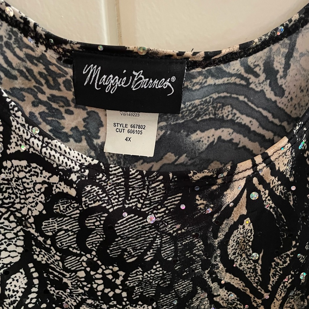 4X Maggie Barnes top